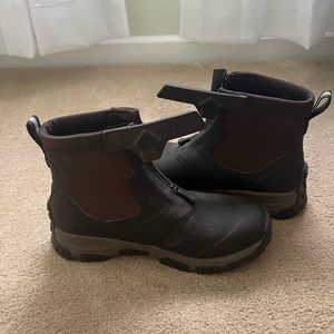 Gently used men’s Muck boot